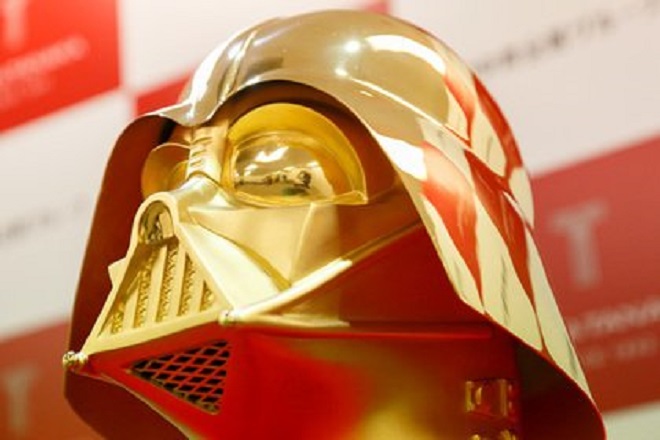 Золотой шлем Дарта Вейдера продается за $1,4 млн