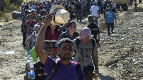 Из Греции в Македонию вновь хлынули тысячи беженцев