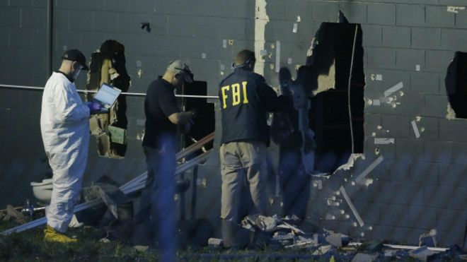 ФБР: стрелок в гей-клубе в Орландо назвал себя воином ислама