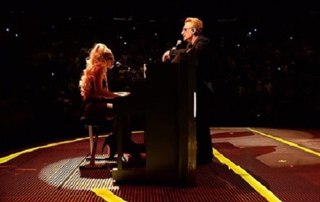 Леди Гага произвела фурор на концерте группы U2 - ВИДЕО