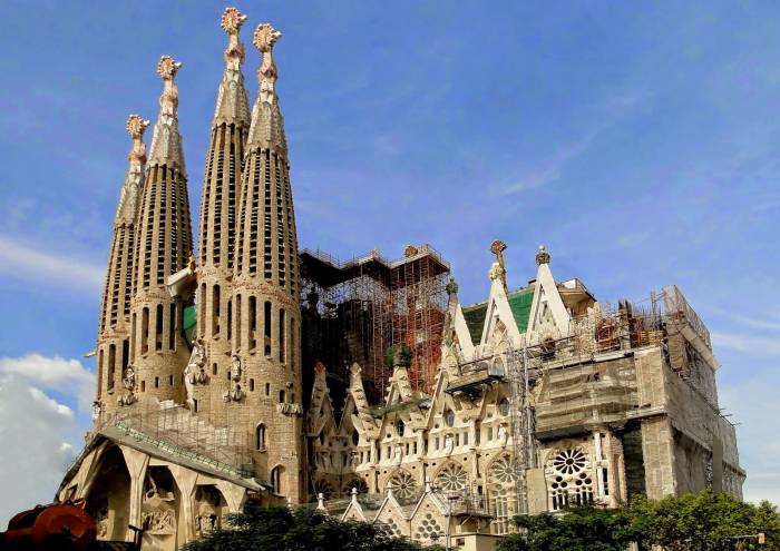 Террористы планировали атаку на храм Святого Семейства в Барселоне