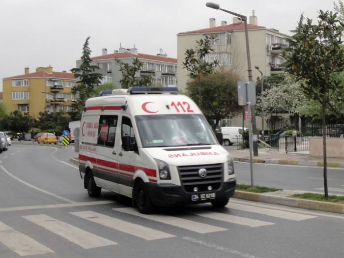 В Турции перевернулся туристический автобус