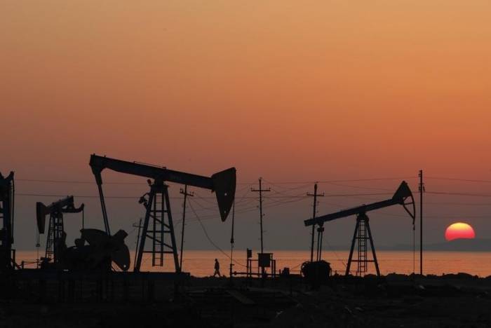 Запасы нефти в США вновь сократились