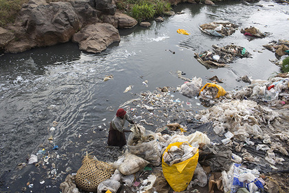 В Кении будут сажать за использование пластиковых пакетов