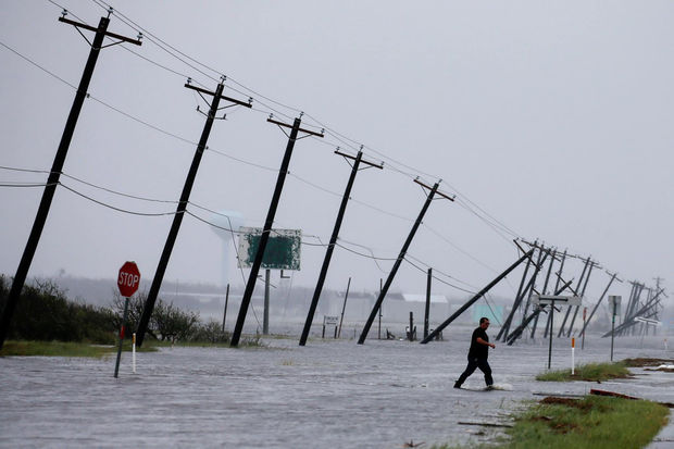 Наводнения в Техасе: 30 погибших