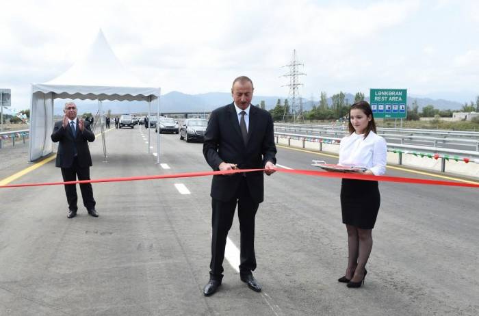 Ильхам Алиев на открытии автодороги Лянкяран-Масаллы (ФОТО)