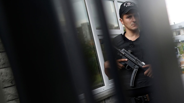 Террорист пытался взорвать здание турецкой разведки - ОБНОВЛЕНО Террорист пытался взорвать здание турецкой разведки - ОБНОВЛЕНО