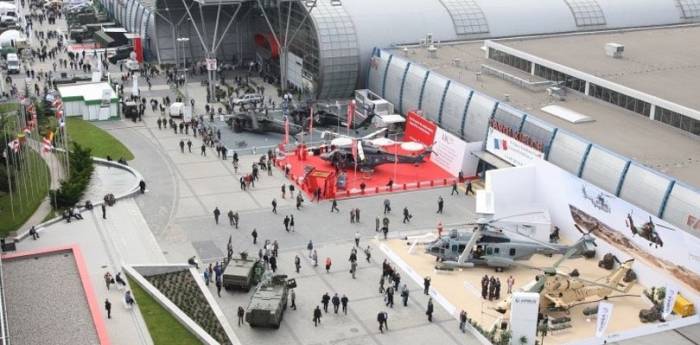 Министр обороны Азербайджана принял участие в выставке в Польше