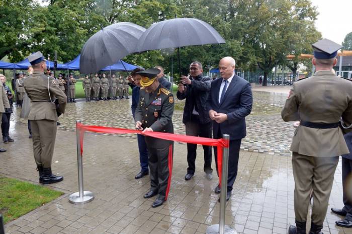 Закир Гасанов на открытии монумента в память о военных деятелях АДР в Варшаве (ФОТО)