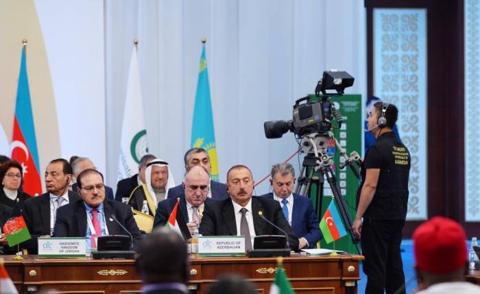 Президент Ильхам Алиев: Азербайджан всегда поддерживает мусульманские страны в международных организациях