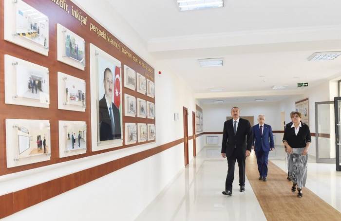 Ильхам Алиев посетил отремонтированные бакинские школы (ФОТО)