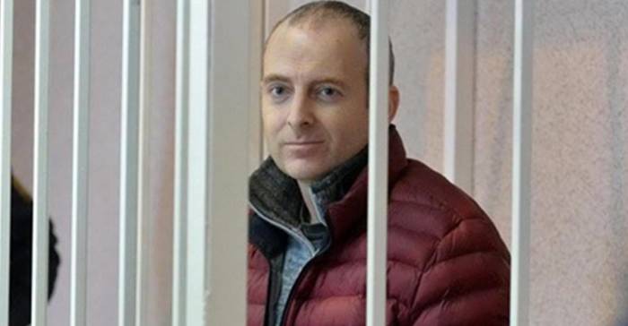 Али Гасанов: 
 В тюрьме Лапшин предпринял попытку суицида