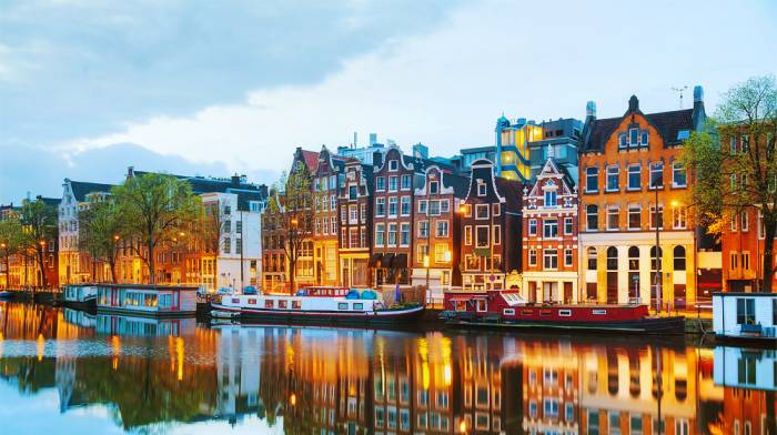 Амстердам против туристов: «Не хотим превратиться в Северную Венецию»