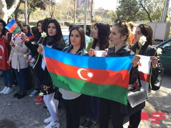 Акция протеста азербайджанцев в Тбилиси
