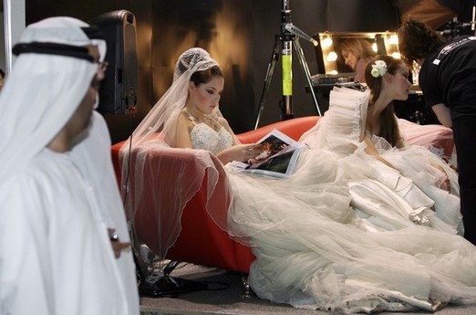 Тунискам разрешили выходить замуж за иностранцев