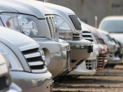В стране производство легковых автомобилей резко сократилось