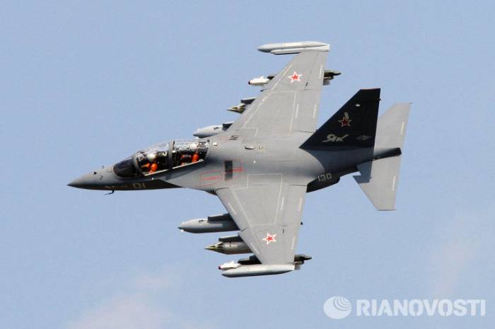 Пилотов упавшего Як-130 эвакуировали