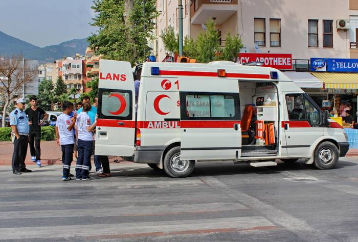 В Анталье туристический автобус попал в ДТП