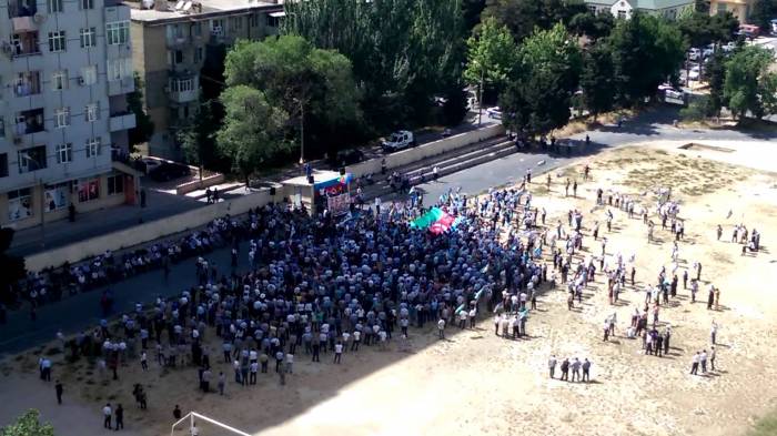 Кто не с нами, тот пейсяр: логика азербайджанской оппозиции
