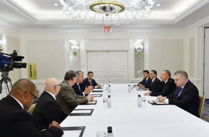 Президент встретился с председателем Фонда этнического взаимопонимания США
