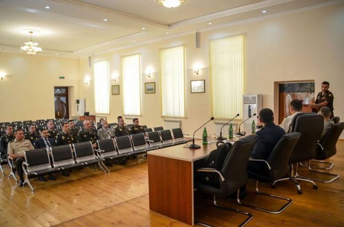 Учебная группа НАТО проводит семинар в Баку (ФОТО)