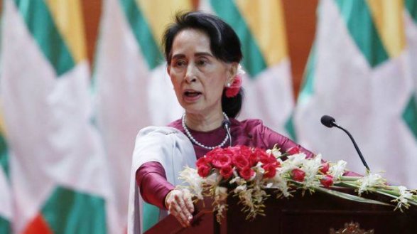 Лидер Мьянмы впервые о ситуации с рохинджа