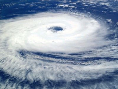 Тайфун «Талим» повредил крыши 70 домов и двух школ на Сахалине и Курилах