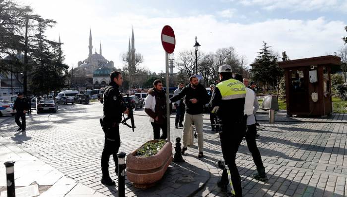 В Турции у здания суда произошла перестрелка: 20 человек задержано