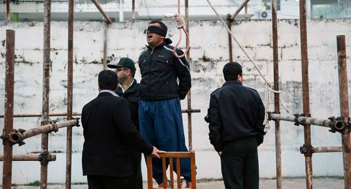 В Иране публично казнили насильника
