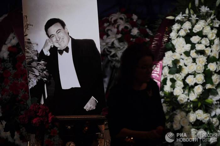В Тбилиси похоронили оперного певца Соткилаву