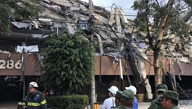 Число жертв землетрясения в Мексике достигло 305