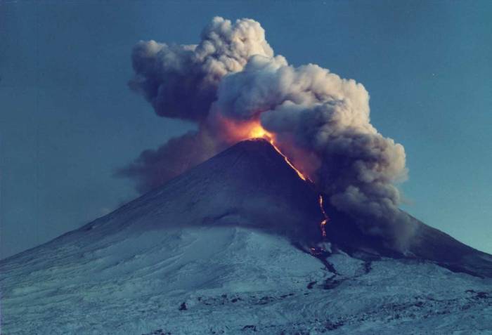 Вулкан на Бали: эвакуировали 42 тысячи людей 