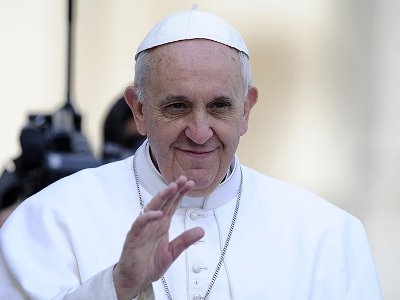 Католические священники и теологи обвинили Папу Римского в ереси