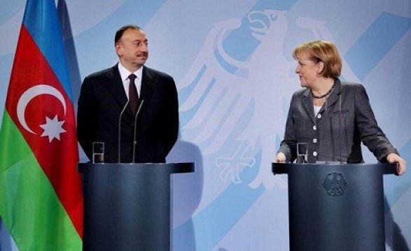 Президент Азербайджана поздравил Меркель