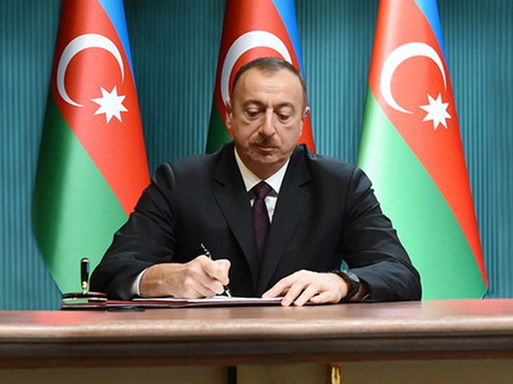Президент Азербайджана присвоил сотрудникам Национального музея искусств почетные звания