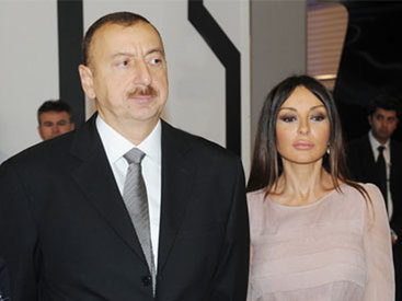 Глава государства с супругой на игре сборной Азербайджана 