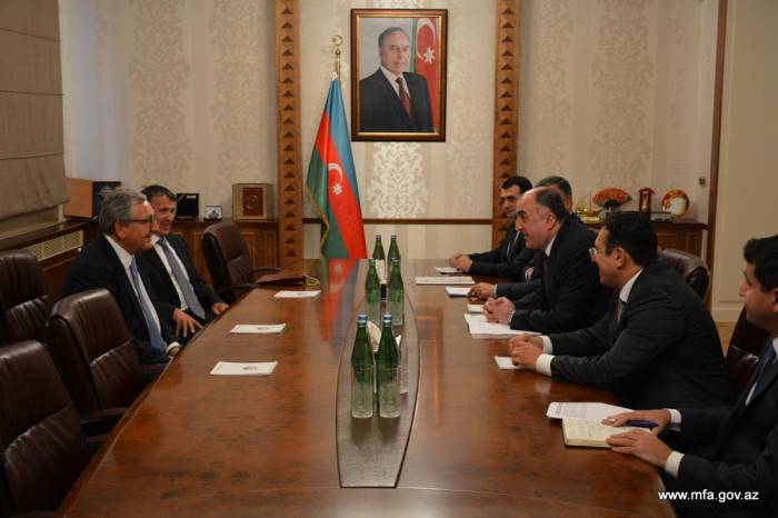 Эльмар Мамедъяров встретился с почетными консулами Азербайджана в Австрии