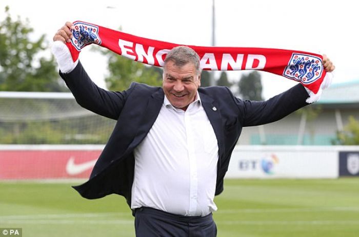 Экс-наставник сборной Англии подаст в суд на FA