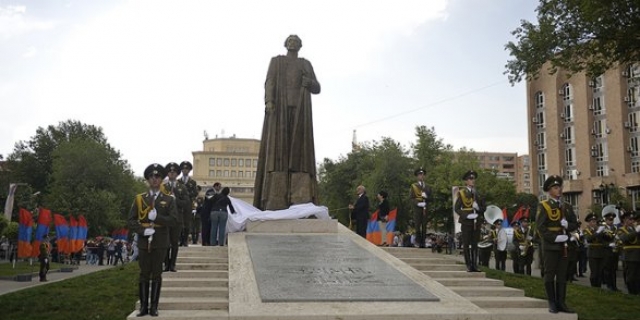 Героизация и обожествление Нжде как индикатор фашизации Армении