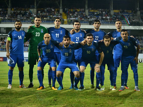 Сборная Азербайджана играет против Чехии