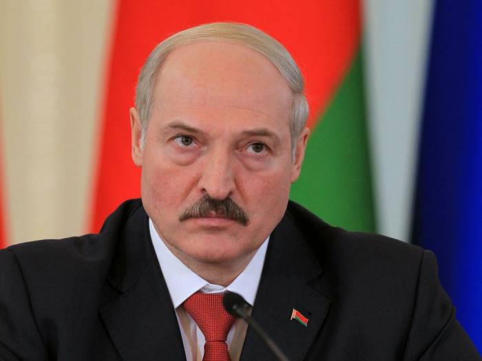 Лукашенко обсудил с Закиром Гасановым военное сотрудничество