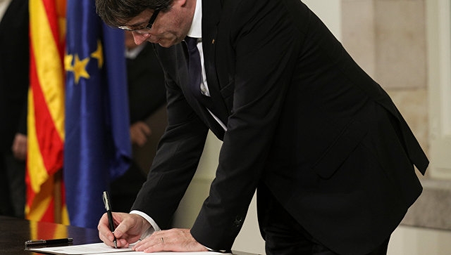 Руководство Каталонии подписало декларацию о независимости