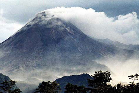 На острове Суматра произошло извержение вулкана