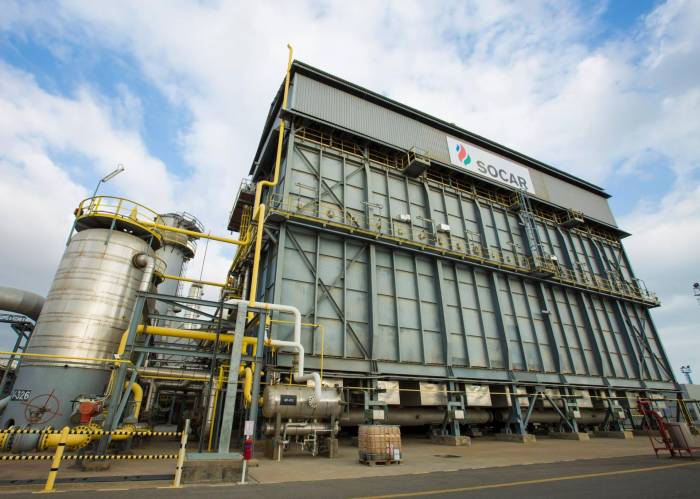 Завод SOCAR остановят на ремонт
