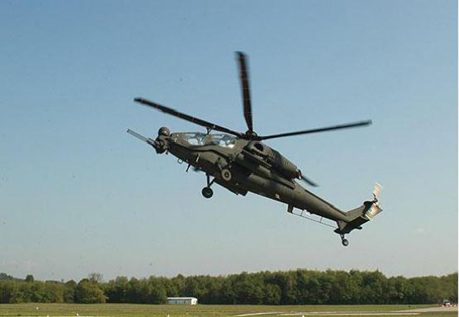 В Японии с радаров исчез военный вертолет
