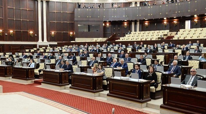 Изменения в связи с упразднением института представительств внесены в повестку дня Парламента