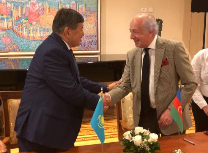 Между музеями Азербайджана и Казахстана подписано соглашение (ФОТО)