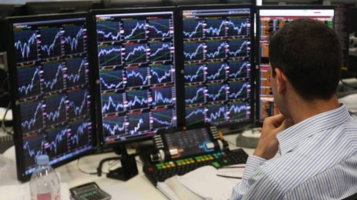 Нефть подорожала более чем на 2%