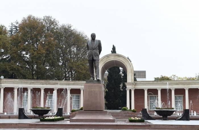 Ильхам Алиев в Гяндже (ОБНОВЛЕНО)