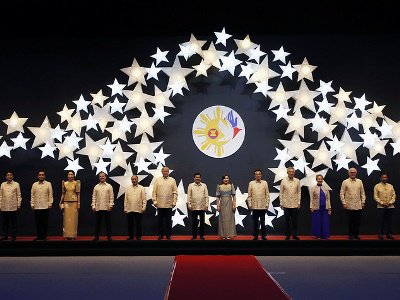 Саммит в Маниле: мировые лидеры в национальных рубашках